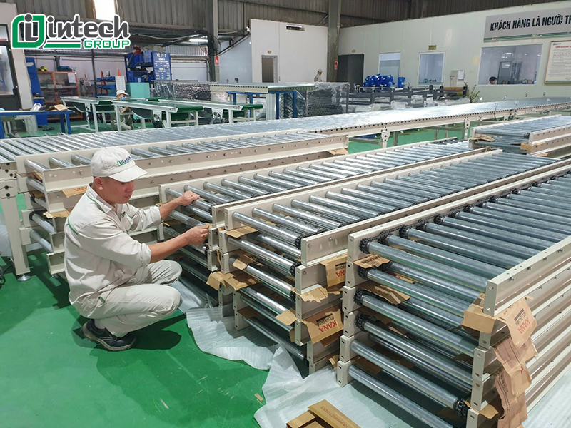 Các loại băng tải được sử dụng trong dây chuyền sản xuất nước đóng chai