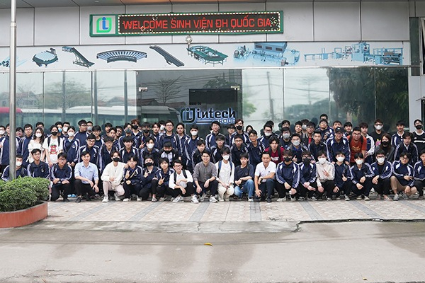 Đón tiếp sinh viên Đại học Công Nghệ, Đại học Quốc Gia Hà Nội tới tham quan, trải nghiệm nhà máy Intech Group
