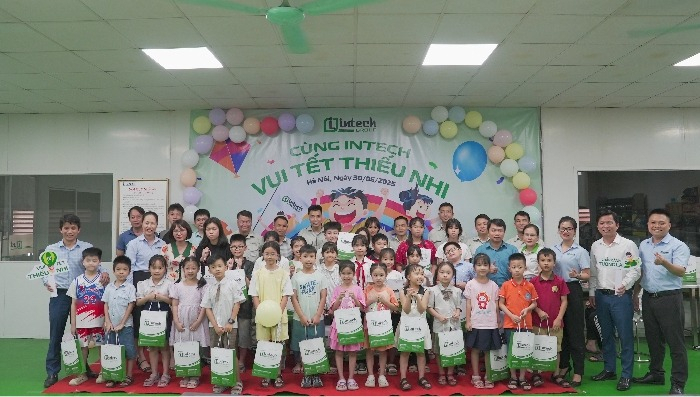 Trao nụ cười, gửi yêu thương đến các em nhỏ ngày Tết Thiếu Nhi 1/6