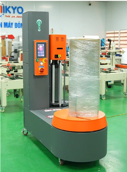 Pallet wrapping machine