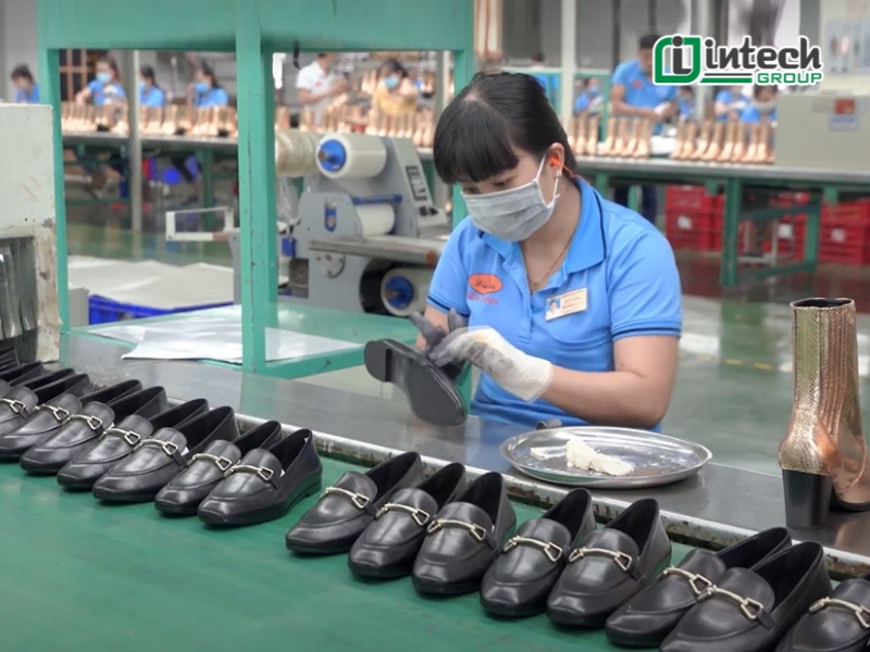 Thực tế ứng dụng tự động hóa trong ngành sản xuất da giày Việt Nam