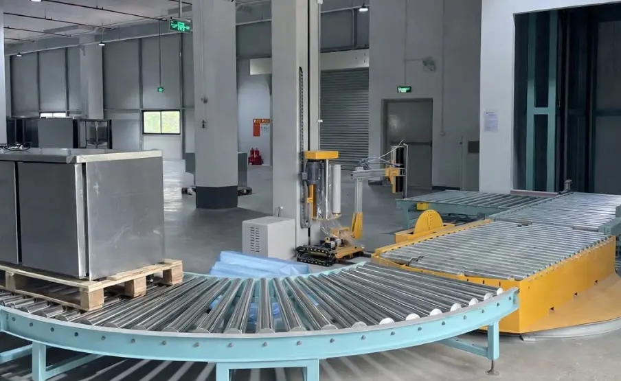 Băng tải con lăn có cấu tạo đơn giản