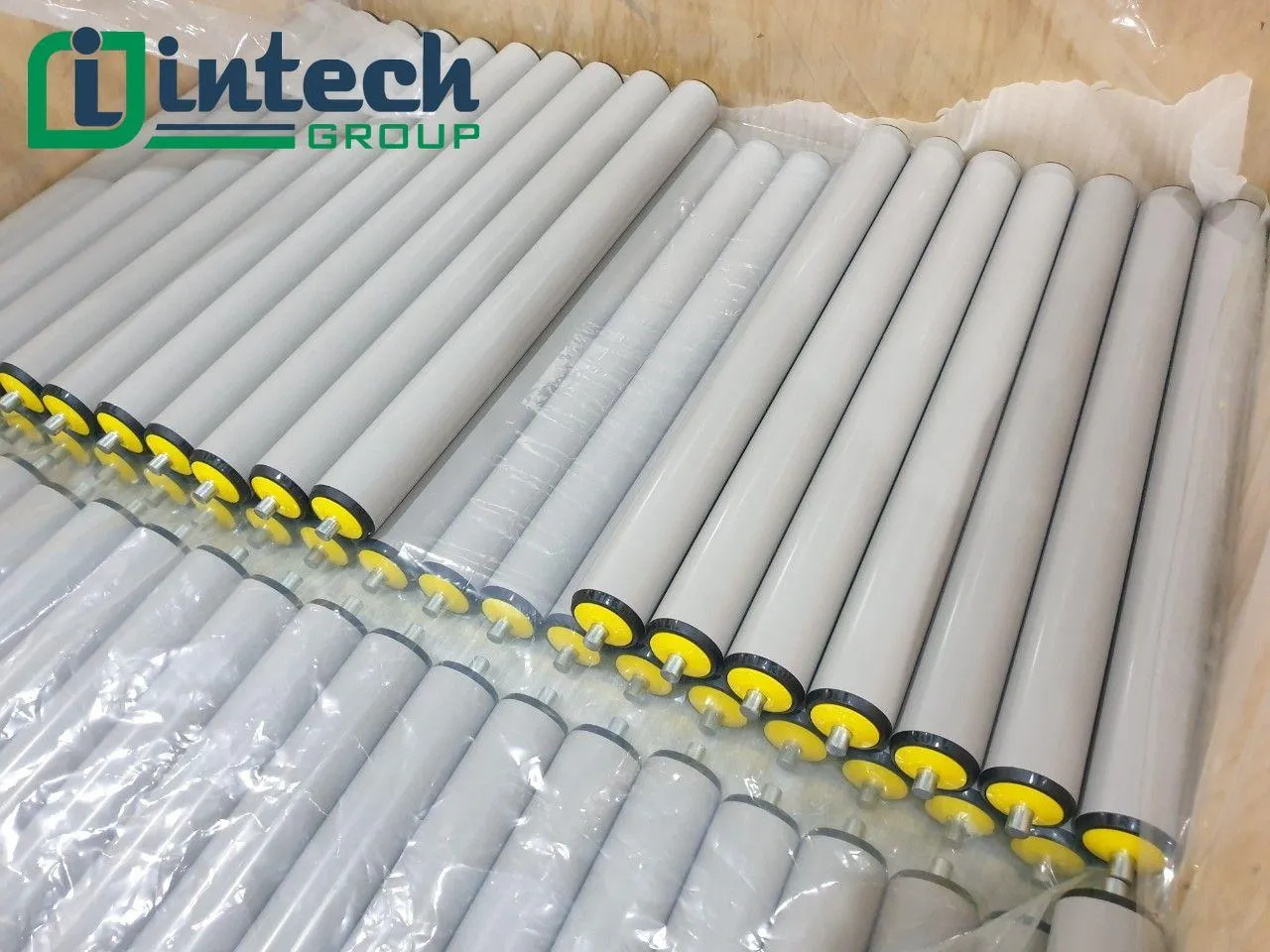 Plastic rollers are important parts in the conveyor system Plastic rollers are important parts in the conveyor system