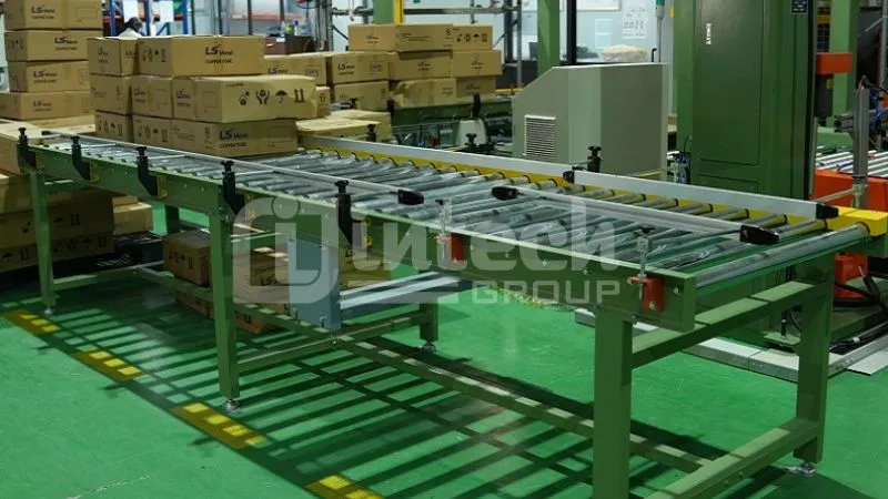Roller conveyors for packaging lines Roller conveyors for packaging lines