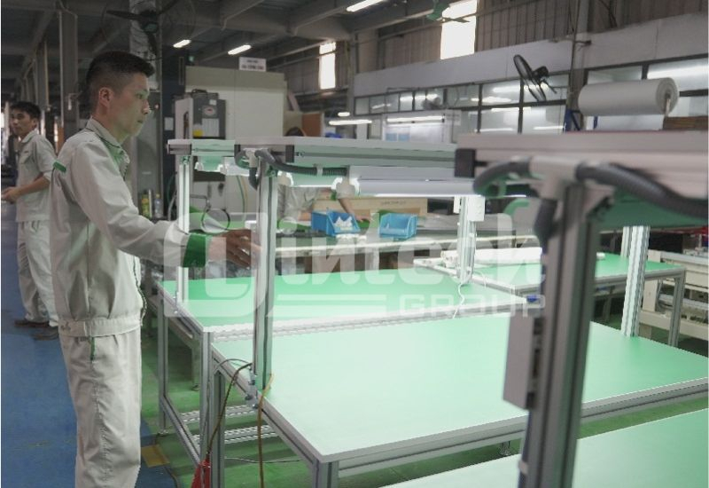 Bàn lắp ráp công nghiệp