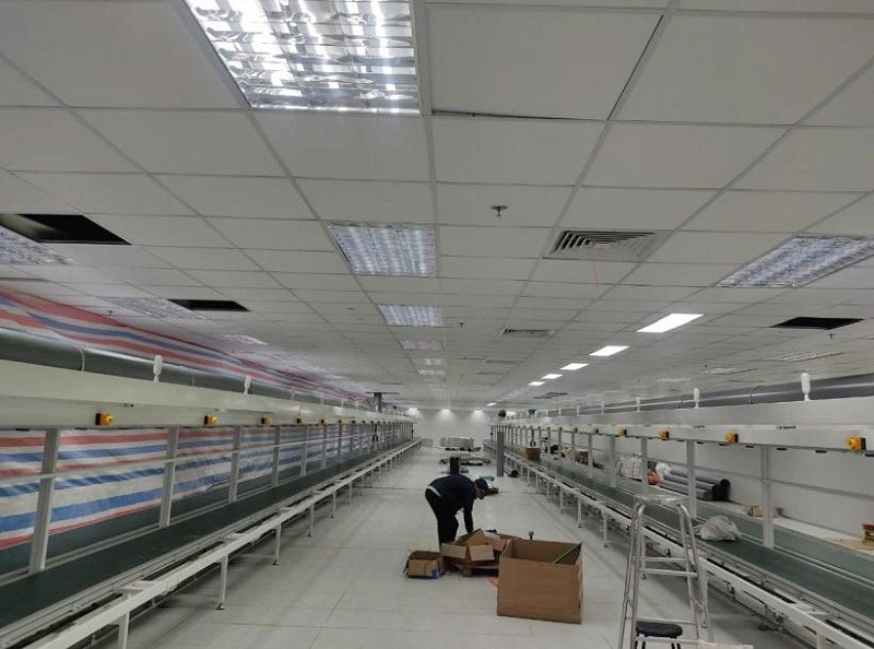 Industrial assembly conveyor