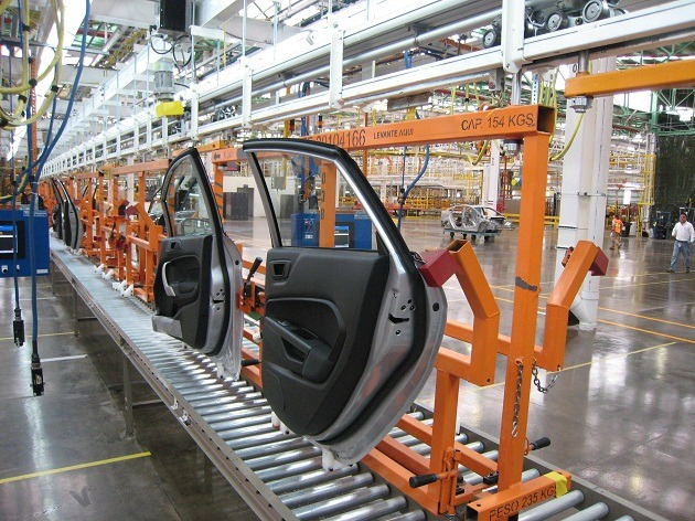 Car assembly conveyor system