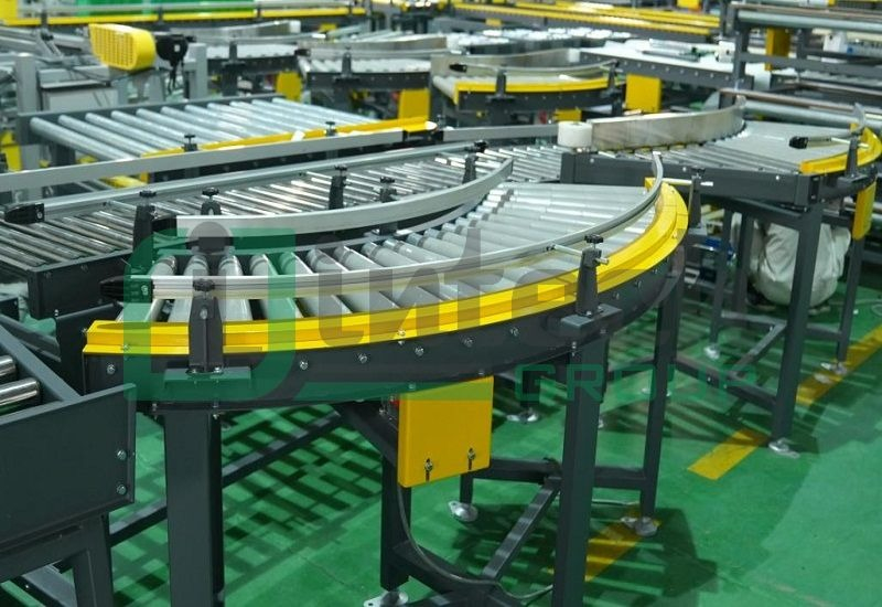 Curved conveyor belt